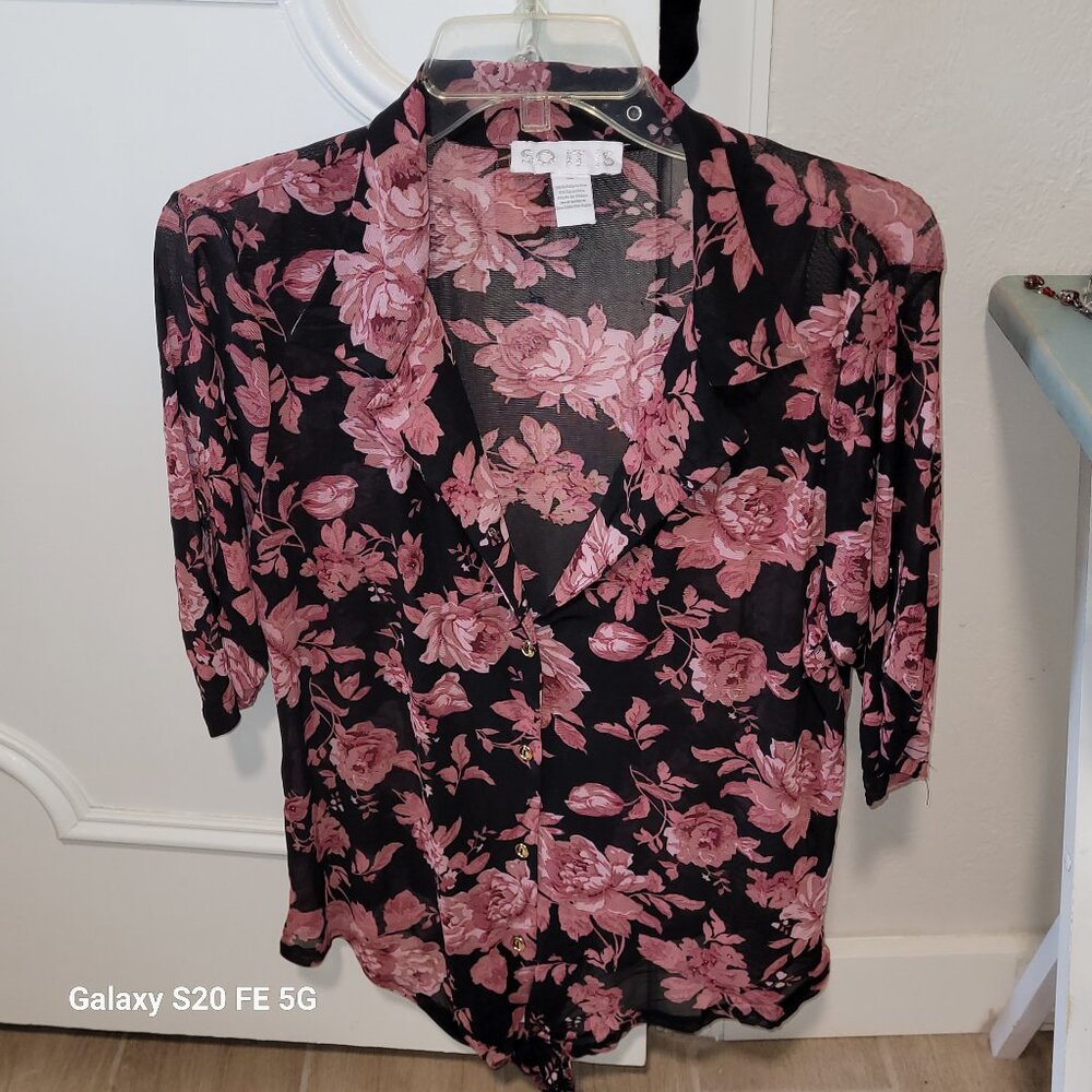 Women's So It Is floral blouse size medium.